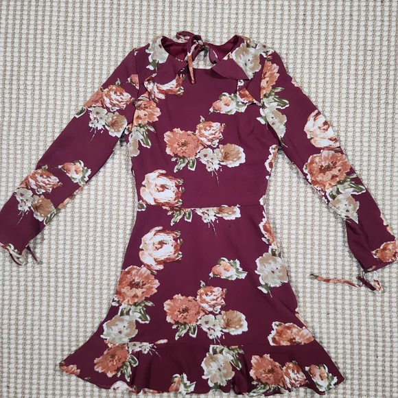 Elegant Floral Cottagecore Keyhole Back Girly Flowy Midi Dress in Burgundy Small - Picture 2 of 8